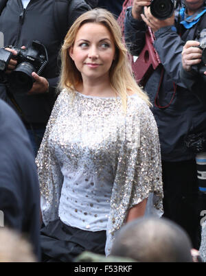 Charlotte Church kommt bei Shell HQ, das Requiem für den arktischen Eis mit durchzuführen: Charlotte Kirche wo: London, Vereinigtes Königreich bei: 26. August 2015 Stockfoto