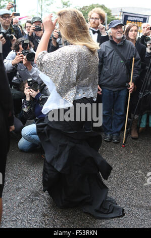 Charlotte Church kommt bei Shell HQ, das Requiem für den arktischen Eis mit durchzuführen: Charlotte Kirche wo: London, Vereinigtes Königreich bei: 26. August 2015 Stockfoto