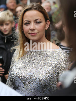 Charlotte Church kommt bei Shell HQ, das Requiem für den arktischen Eis mit durchzuführen: Charlotte Kirche wo: London, Vereinigtes Königreich bei: 26. August 2015 Stockfoto