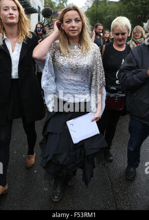 Charlotte Church kommt bei Shell HQ, das Requiem für den arktischen Eis mit durchzuführen: Charlotte Kirche wo: London, Vereinigtes Königreich bei: 26. August 2015 Stockfoto