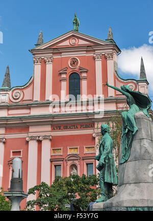 Preseren Denkmal vor dem Franziskaner Kirche der Mariä Verkündigung in Ljubljana, Slowenien Stockfoto