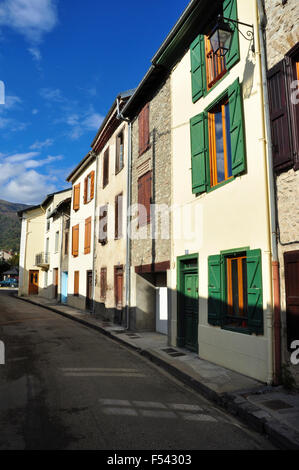 Französische Dorfstraße, Saurat, Ariege, Midi-Pyrenäen, Frankreich Stockfoto