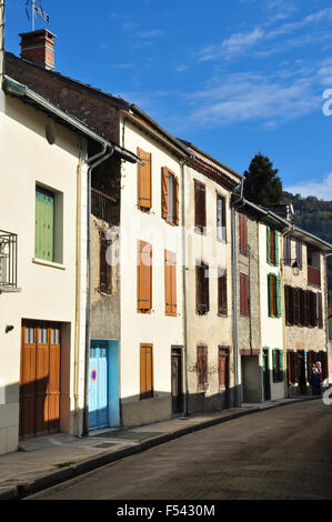 Französische Dorfstraße, Saurat, Ariege, Midi-Pyrenäen, Frankreich Stockfoto