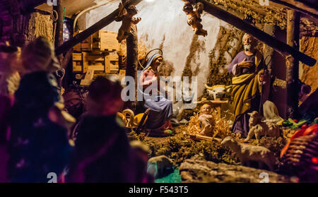 Geburt von Jesus in der Krippe in einem typisch italienischen "Presepe" Stockfoto