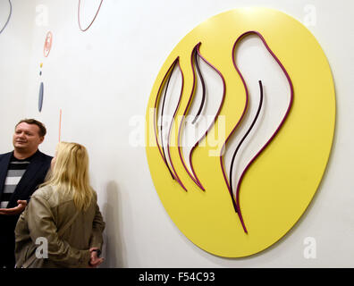 Prag, Tschechische Republik. 27. Oktober 2015. Ausstellung Karel Malich 91 91. Geburtstag des Malers und Bildhauers Karel Malich beginnt in Prag, Tschechische Republik, 27. Oktober 2015. © Roman Vondrous/CTK Foto/Alamy Live-Nachrichten Stockfoto