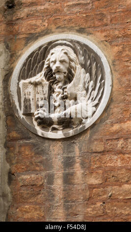 Alten Basrelief der Löwe von St. Markusplatz, Venedig, Italien Stockfoto