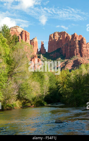 Cathedral Rock und Oak Creek, Sedona, Arizona, USA Stockfoto