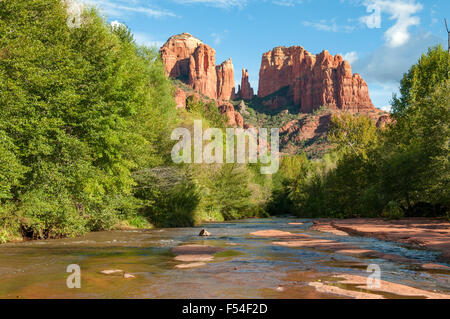 Cathedral Rock und Oak Creek, Sedona, Arizona, USA Stockfoto