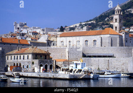 Dubrovnik 1985 vor dem Zerfall Jugoslawiens und der Konflikt, der die Stadt durch Artillerie beschädigt sah Stockfoto