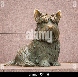 WASHINGTON, DC, USA - Franklin Roosevelt Memorial. Bronze-Skulptur des FDR es Hund Fala. Stockfoto
