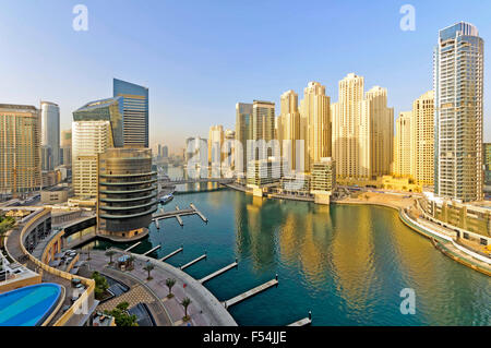 Dubai Marina - Dubai Marina ist ein Stadtteil im Herzen von was als "neue Dubai" in Dubai, Vereinigte Arabische Emirate bekannt geworden ist. Stockfoto