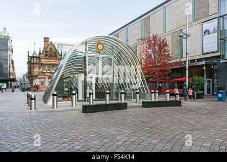 Südlichen Eingang zu SPT u-Bahn-Station in St. Enoch Square Glasgow Schottland Stockfoto