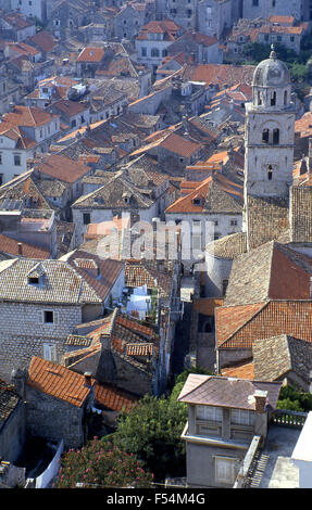 Dubrovnik 1985 vor dem Zerfall Jugoslawiens und der Konflikt, der die Stadt durch Artillerie beschädigt sah Stockfoto