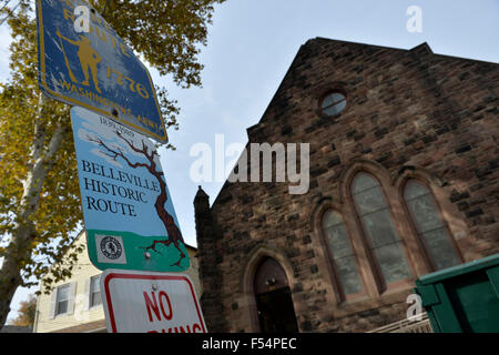 New Jersy. 27. Oktober 2015. Foto aufgenommen am 27. Oktober 2015 zeigt einen allgemeinen Überblick über die Belleville Dutch Reformed Church in Belleville Stadt, Essex County, New Jersey, Vereinigte Staaten. Einige Überreste von chinesischen Arbeitern des 19. Jahrhunderts fanden hier in der Kirche Keller. Nach der Belleville Historical Society gehören diese Überreste vermutlich die ersten chinesischen Immigranten, die im Osten der Vereinigten Staaten niederließen. Bildnachweis: Wang Lei/Xinhua/Alamy Live-Nachrichten Stockfoto