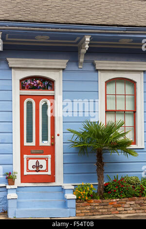 Traditionellen Schindeln kreolischen Cottage home im Faubourg Marigny historischen Bezirk von New Orleans, USA Stockfoto