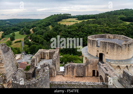 Historische Architektur Bonaguil Schloss Fumel Frankreich, militärischer Sicht. Stockfoto