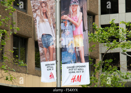 Sydney, Australien. 28. Oktober 2015. Schwedische Händler H & M hat über 3 Etagen in Sydneys Pitt Street und seinen sechsten Store in Australien am 31. Oktober 2015 öffnet Raum angemietet, einer der größten H & M speichern Sünde der Welt. Bildnachweis: model10/Alamy Live-Nachrichten Stockfoto