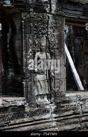 Apsara Tänzerin Basrelief am Banteay Kdei Tempel in Angkor Gebiet in der Nähe von Siem Reap, Kambodscha. Stockfoto