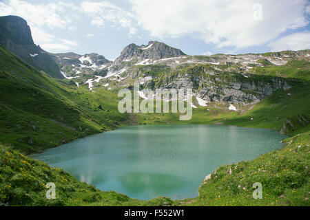 Idyllischer Blick auf Schweizer Alpen gegen Himmel Stockfoto