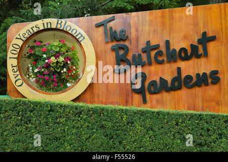 Willkommensschild in Butchart gardens Stockfoto