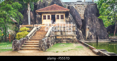 Isurumuniya Viharaya in der Heiligen Welt Erbe Stadt Anuradhapura, Sri Lanka. Panorama Stockfoto