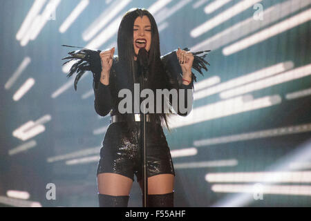 Wien, Österreich. Freitag, 15. Mai 2015. Nina Sublatti Performsher Song "Krieger" für Georgien. Stockfoto