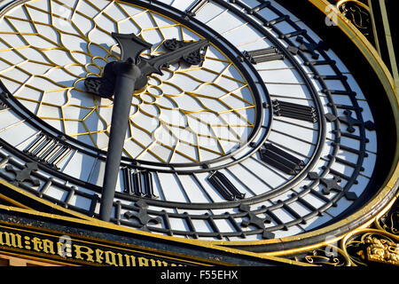 London, England, Vereinigtes Königreich. Big Ben - Nahaufnahme von dem Zifferblatt Stockfoto