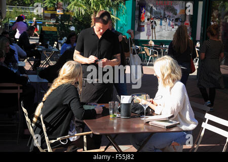 Naschmarkt, kleines Restaurant, Wien, Austria, Europe Stockfoto