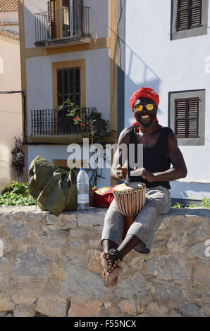 Straßenmusik in Dalt Vila-Ibiza-Spanien Stockfoto