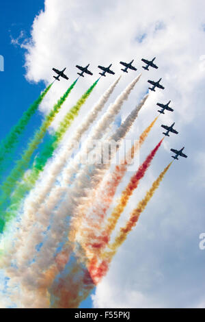 Italienische Demo team Frecce Tricolori erklingt in der niederländischen Luftwaffe Open Days Stockfoto