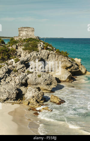 Gott der Winde Tempel bewachen Tulum Meer Eingang Bucht in Quintana Roo, Mexiko Stockfoto