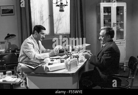 Szene aus der Fernsehserie "Sterben Unverbesserlichen" Deutschland 1967, Regie: Claus Peter Witt, Monia: Joseph Offenbach (Rechts) Stockfoto