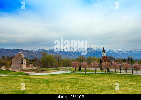 White Memorial Chapel mit Denkmal und grass Stockfoto