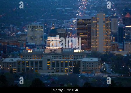 Blick auf Utah Capitol Gebäude während der Nachtzeit Stockfoto