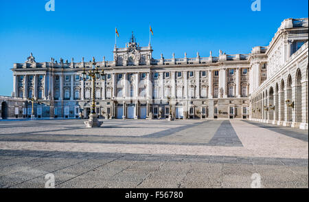 Spanien, Madrid, Plaza De La Armería am Palacio Real, dem Königspalast Stockfoto