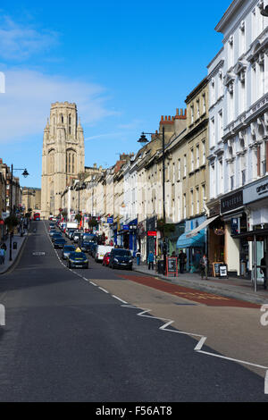 Parkstraße nachschlagen in Richtung Universität Bristol Wills Memorial building Stockfoto