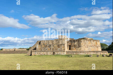 Ein Blick auf die Sternwarte in Monte Alban archäologischen Stätte, Oaxaca, Mexiko. Stockfoto