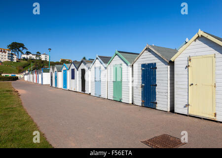 Farbenfrohe Strandhütten bei Goodrington Sands Torbay Devon England UK Europe Stockfoto