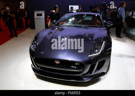 Das neue Jaguar F-TYPE Auto auf dem Display während der 44. Tokyo Motor Show 2015 in Tokyo Big Sight am 28. Oktober 2015, Tokio, Japan. Die Show wird ab 30. Oktober bis 8. November der Öffentlichkeit offen. Bildnachweis: Rodrigo Reyes Marin/AFLO/Alamy Live-Nachrichten Stockfoto