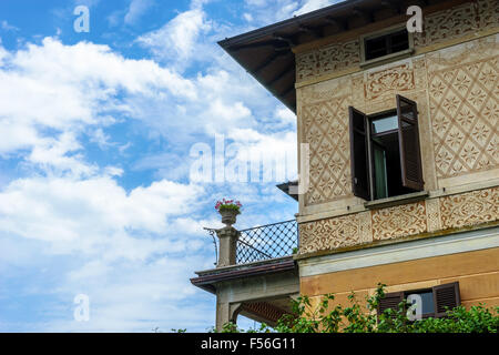 Eine italienische Villa am Lago Maggiore im Sommer. Stockfoto