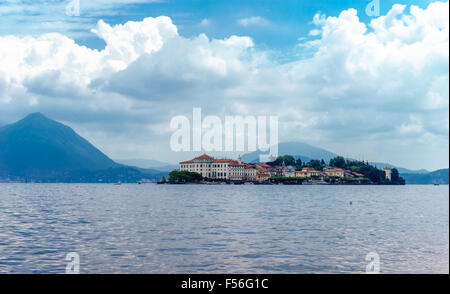Eine isolierte Isola Bella am Lago Maggiore im Sommer. Stockfoto