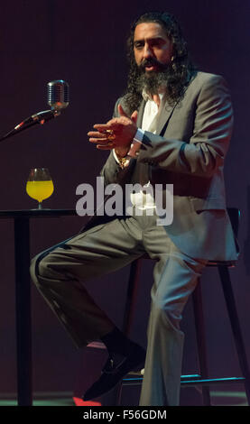 Malmö, Schweden. 28. Oktober 2015. Diego el Cigala (13) Diego el Cigala, Konzert der berühmten Flamenco-Sänger singt während seiner ersten jemals in Malmö. Bildnachweis: Tommy Lindholm/Pacific Press/Alamy Live-Nachrichten Stockfoto