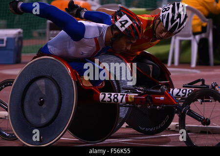 Doha, Katar. 28. Oktober 2015. Event-Übersicht - Herren 800m T54 - Runde 1 Hitze 1 bis 4 auf 2015 IPC Leichtathletik-WM in Doha, Katar. Insgesamt 16 bei Credit: Ionel Sorin Furcoi/Alamy Live News Stockfoto