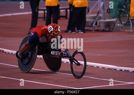 Doha, Katar. 28. Oktober 2015. Event-Übersicht - Herren 800m T54 - Runde 1 Hitze 1 bis 4 auf 2015 IPC Leichtathletik-WM in Doha, Katar. Insgesamt 16 bei Credit: Ionel Sorin Furcoi/Alamy Live News Stockfoto