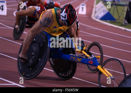 Doha, Katar. 28. Oktober 2015. Event-Übersicht - Herren 800m T54 - Runde 1 Hitze 1 bis 4 auf 2015 IPC Leichtathletik-WM in Doha, Katar. Insgesamt 16 bei Credit: Ionel Sorin Furcoi/Alamy Live News Stockfoto