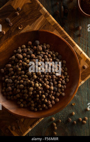 Rohe Bio braune Piment bereit zum Einsatz Stockfoto