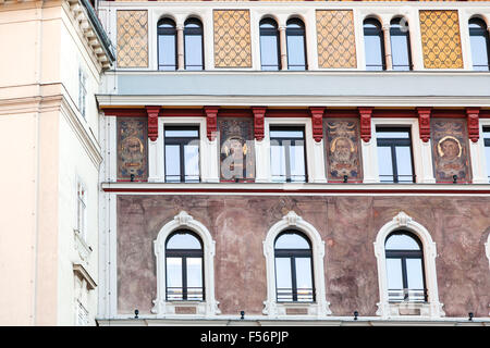 Wien, Österreich - 28. September 2015: Haus mit gemaltes Porträt am Stephansplatz Vienna. Stephansplatz (Stephansplatz) ist Stockfoto