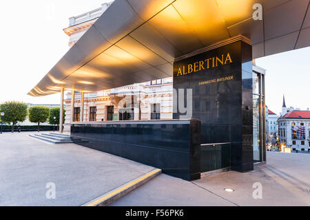 Wien, Österreich - 28. September 2015: Eingang zur Albertina Museum, Wien. Albertina ist einer der wichtigsten Galerie mit abou Stockfoto