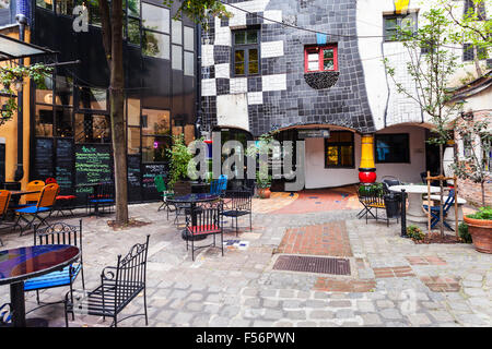 Wien, Österreich - 30. September 2015: Eingang zur Kunst Haus Wien (Hundertwasser-Museum). Das KunstHausWien ist Museum in Wien Stockfoto