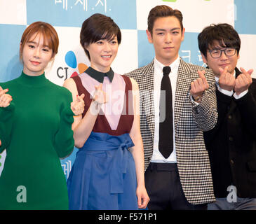 Yoo-Na, Juri Ueno, T.O.P (Big Bang) und Kim Kang-Hyun: 28. Oktober 2015: (L-R) südkoreanische Singaporean Yoo In-Na, japanische Schauspielerin Juri Ueno, südkoreanischer Schauspieler und Sänger T.O.P und südkoreanischen Schauspieler Kim Kang-Hyun darstellen, während ein Presse-Präsentation des neuen Drama, "Secret Message" in Seoul, Südkorea. "Secret Message" ist ein Koreanisch-japanische Web-Drama-Serie die von Anfang November online ausgestrahlt wird. © Lee Jae-Won/AFLO/Alamy Live-Nachrichten Stockfoto